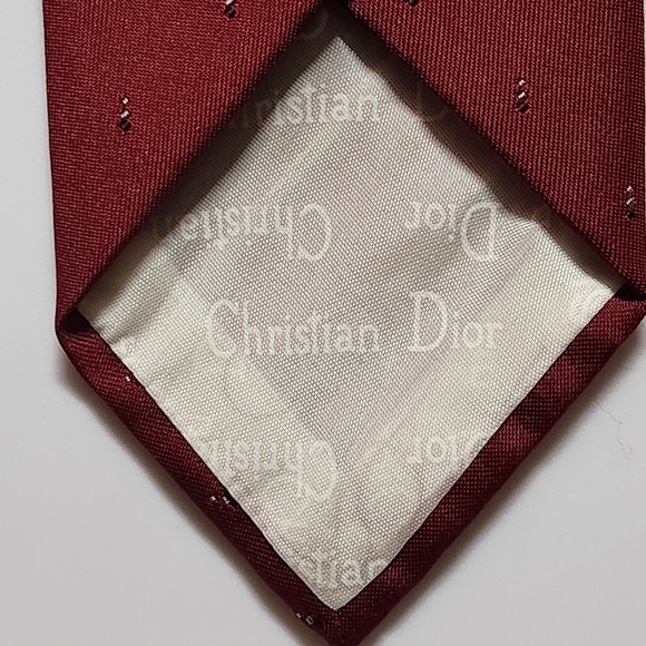 VTG Christian Dior tie Burgandy with Navy and cream pattern - Picture 4 of 5